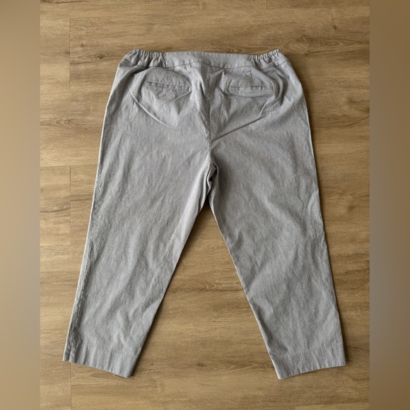 Talbots Woman Heritage Pant Womens 18W Blue White Stripe Cropped Straight Leg - Picture 2 of 8